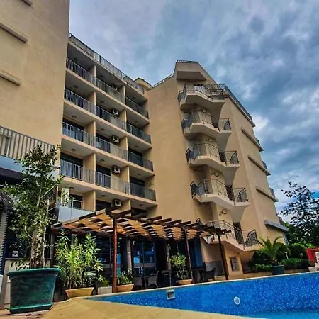 Sapphire Aparthotel