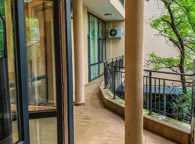 Sapphire Apartmanhotel 2*